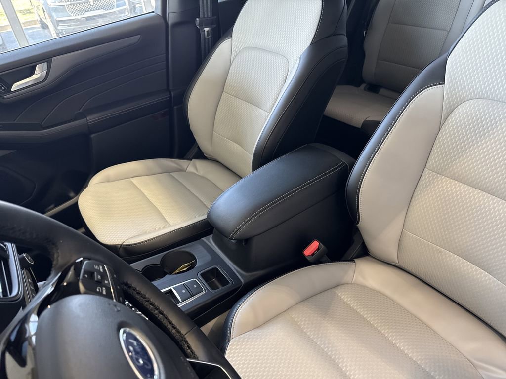New 2026 Ford Escape SE image 23