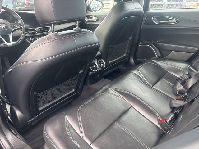 Used 2018 Alfa Romeo Giulia Base image 19
