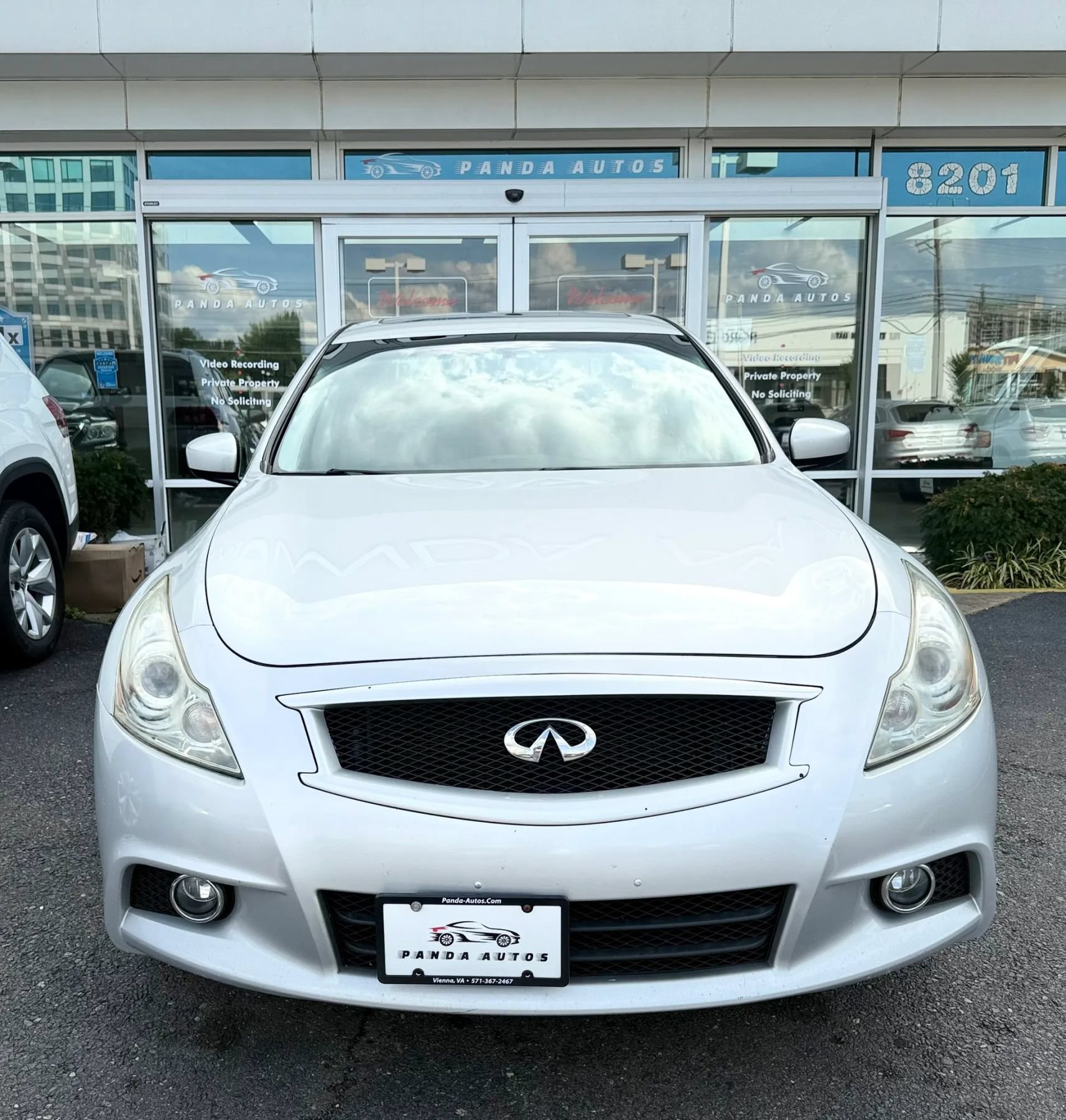 Used 2011 INFINITI G37 x Sedan w/ Premium Pkg AWD/4WD image 2