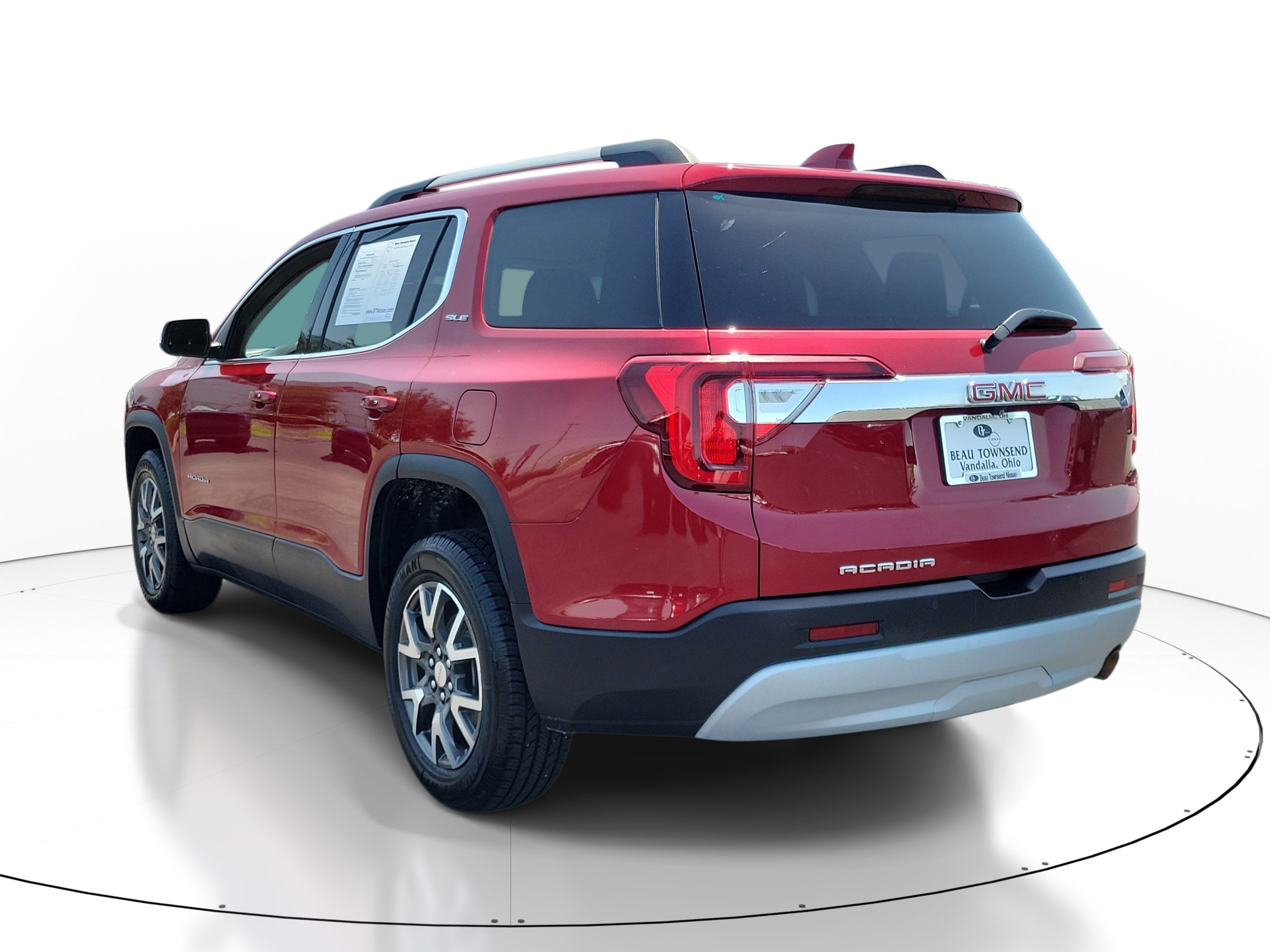 Used 2020 GMC Acadia SLE w/ Driver Convenience Package FWD image 3