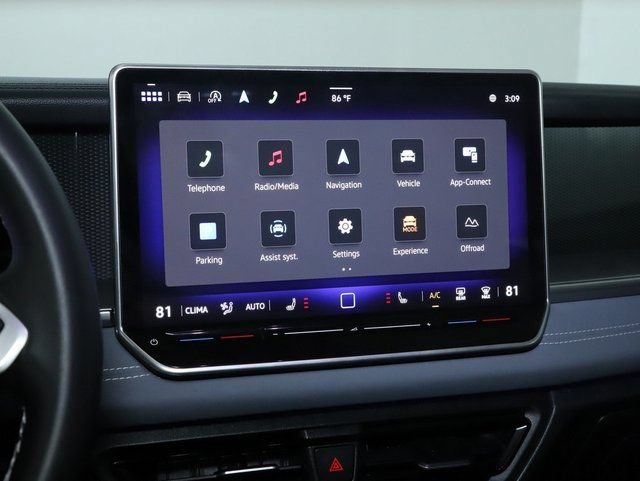 Certified 2025 Volkswagen Tiguan SE AWD/4WD image 25