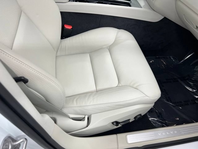 Used 2025 Volvo V60 B5 Cross Country Plus w/ Protection Package Premier AWD/4WD image 23