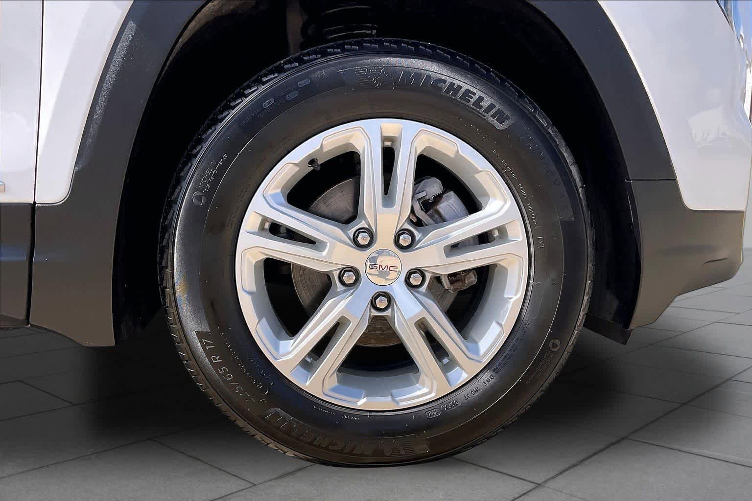 Used 2024 GMC Terrain SLE FWD image 22