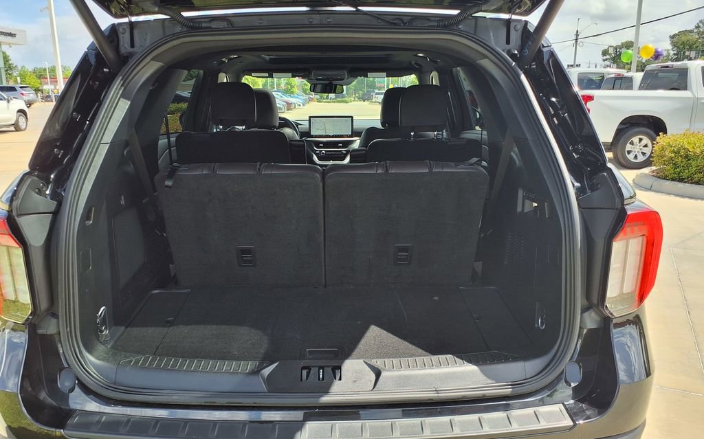 Used 2025 Ford Explorer Platinum w/ LUX Leather Package image 10