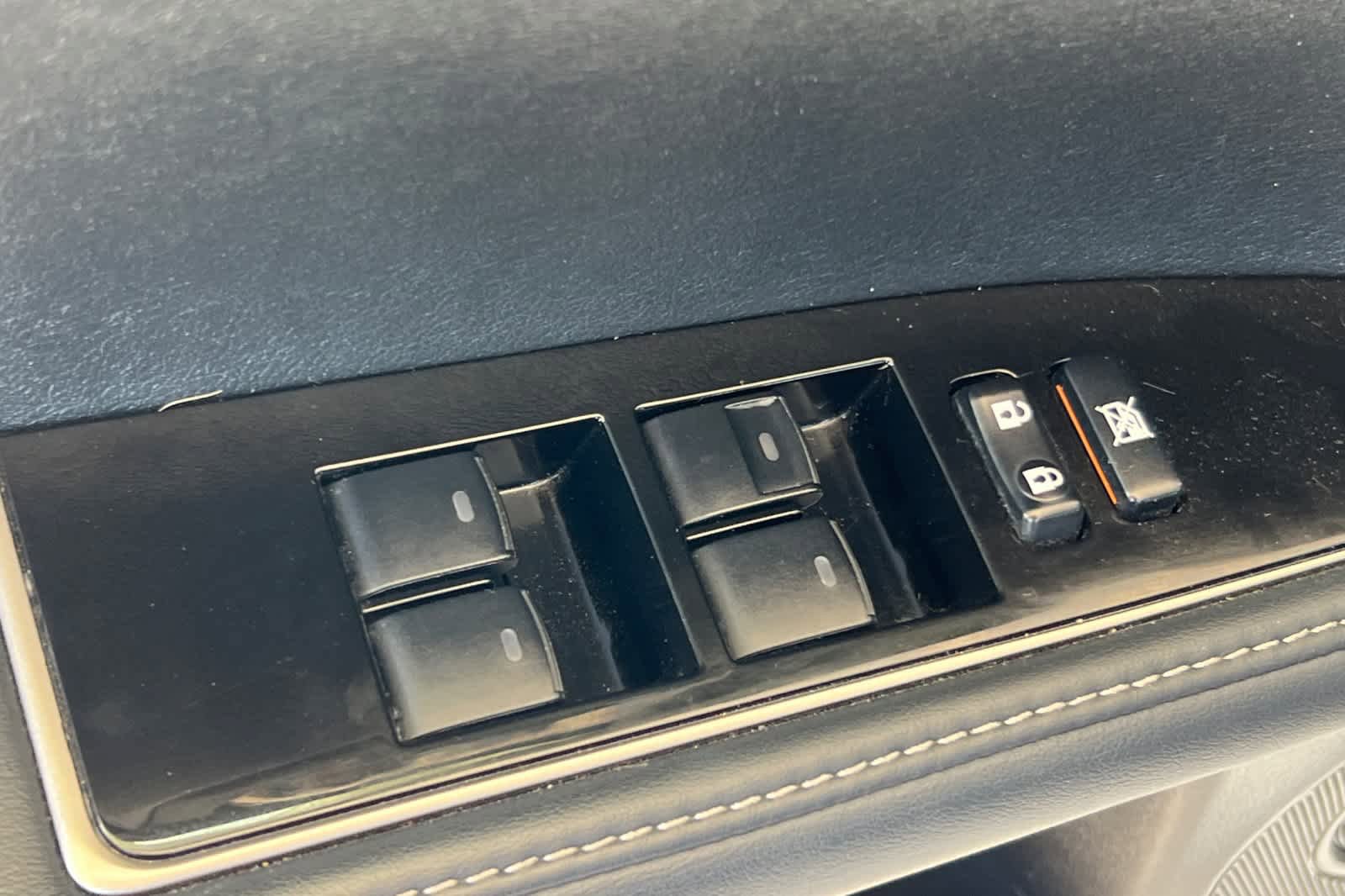Used 2016 Lexus ES 350 w/ Premium Package w/Wood Trim FWD image 13