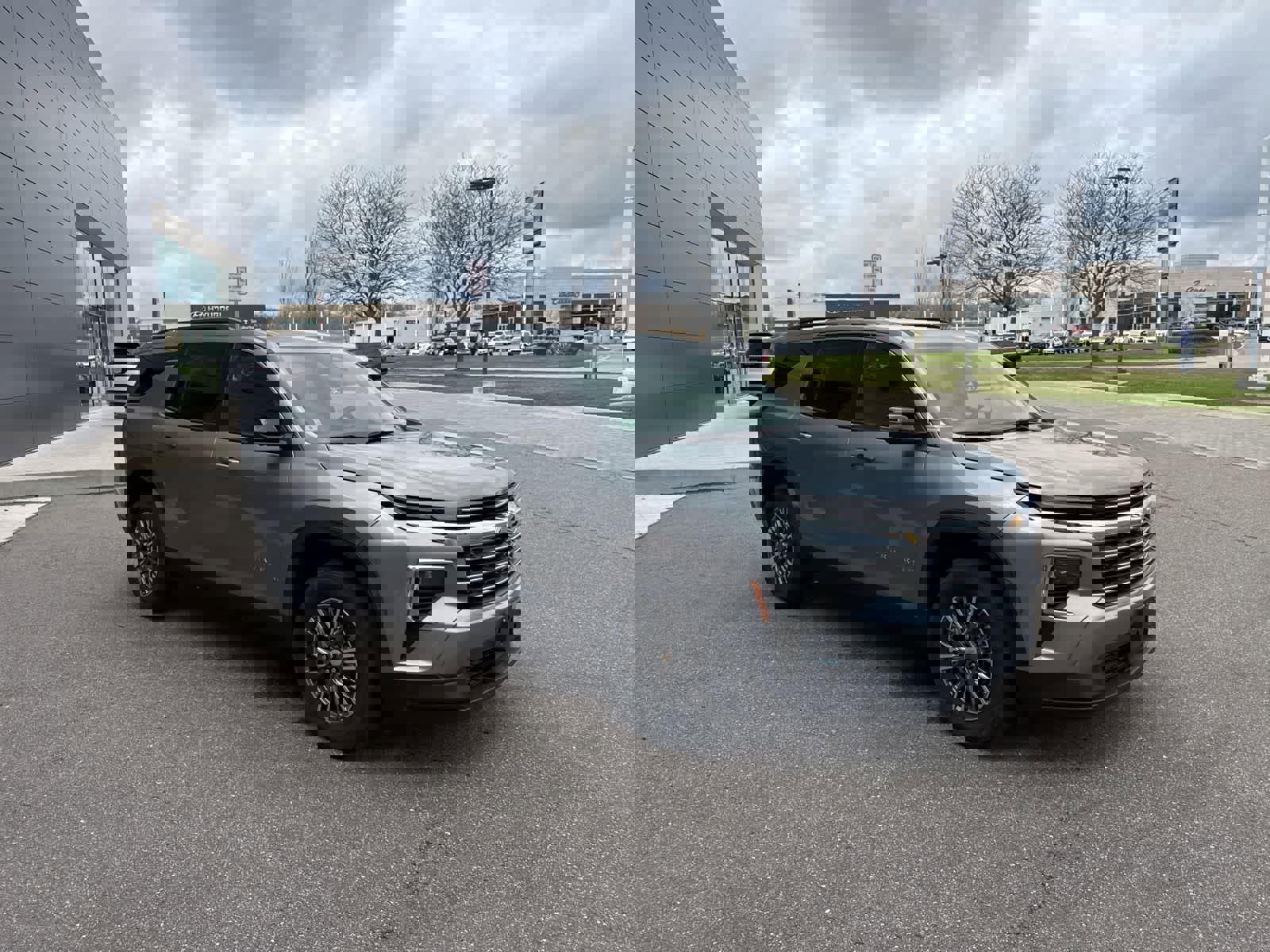 Used 2024 Chevrolet Traverse LT image 4