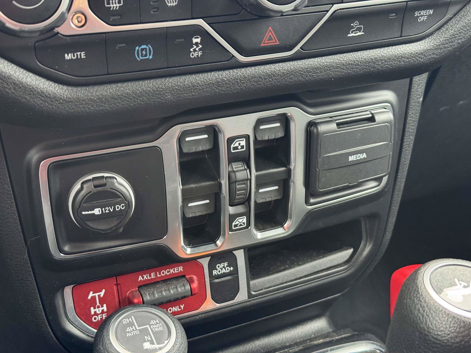 Certified 2024 Jeep Wrangler Unlimited AWD/4WD image 14