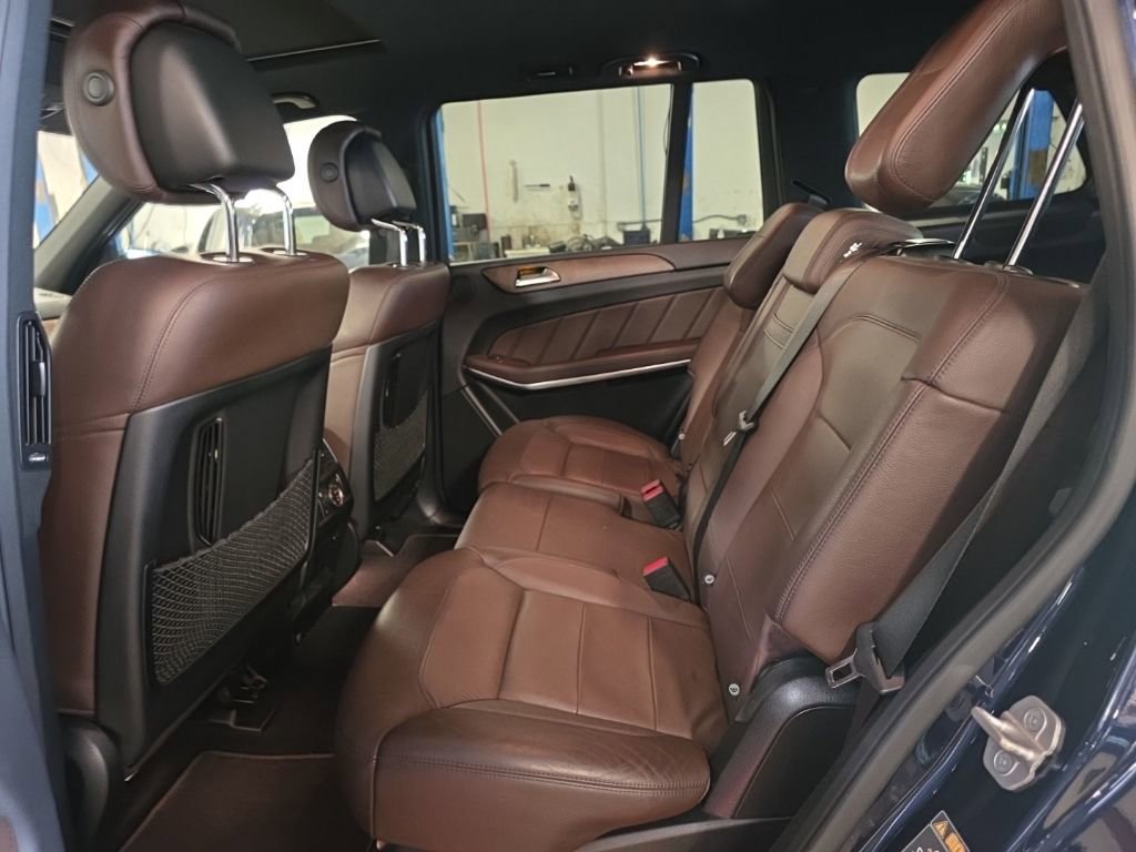 Used 2016 Mercedes-Benz GL 550 4MATIC image 5