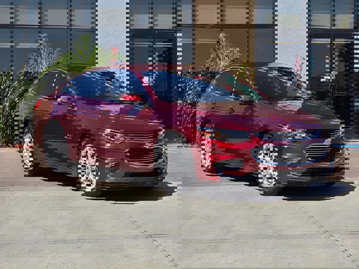 Used 2016 Chevrolet Malibu LT w/ Driver Confidence Package image 3