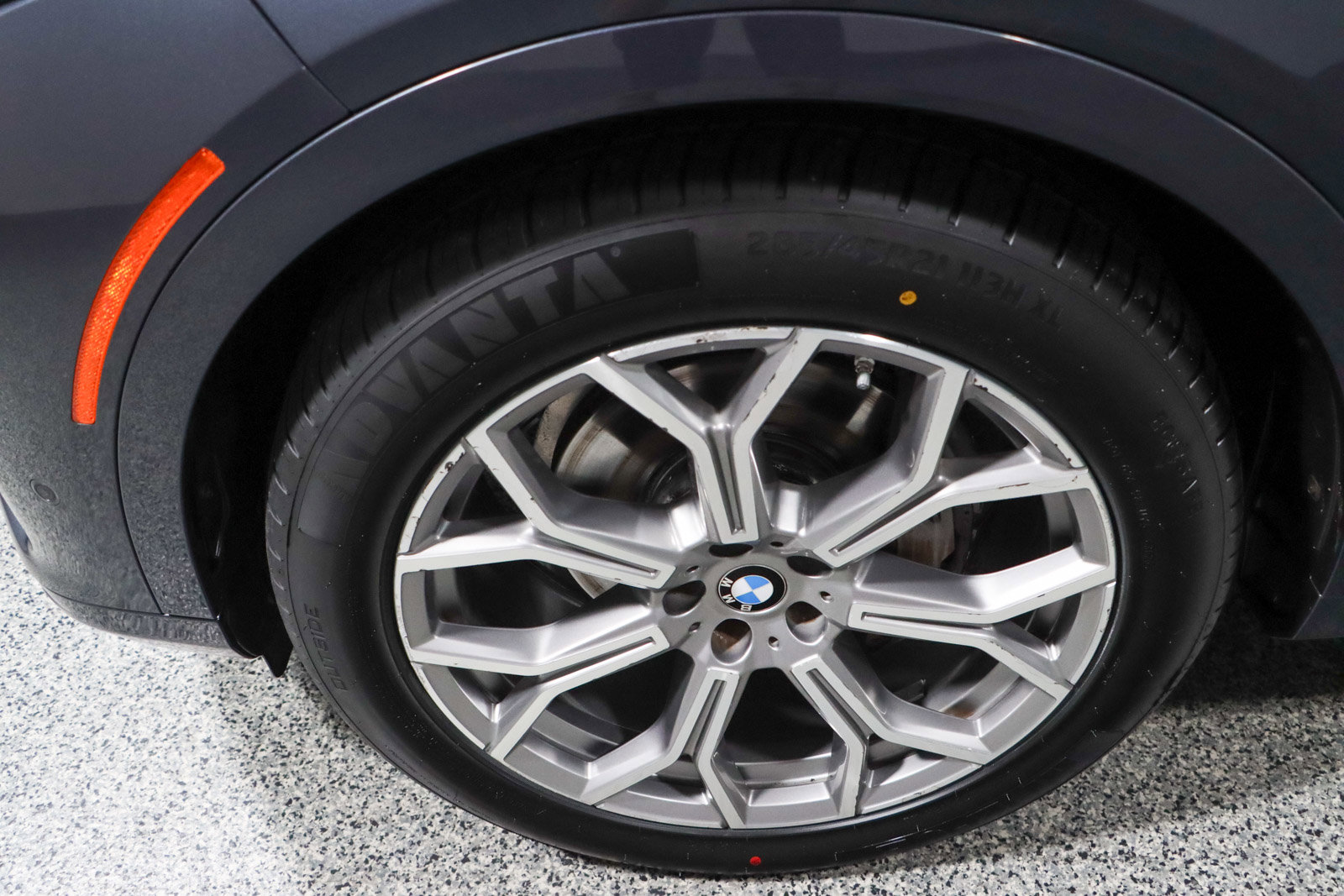 Used 2021 BMW X7 xDrive40i w/ Executive Package image 11