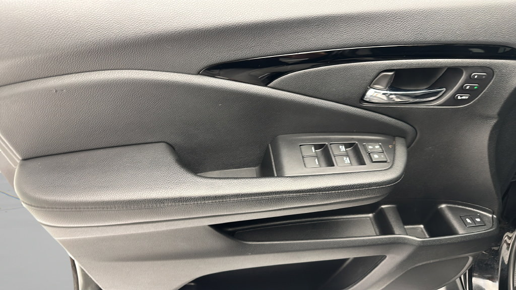 Used 2019 Honda Pilot Touring image 13