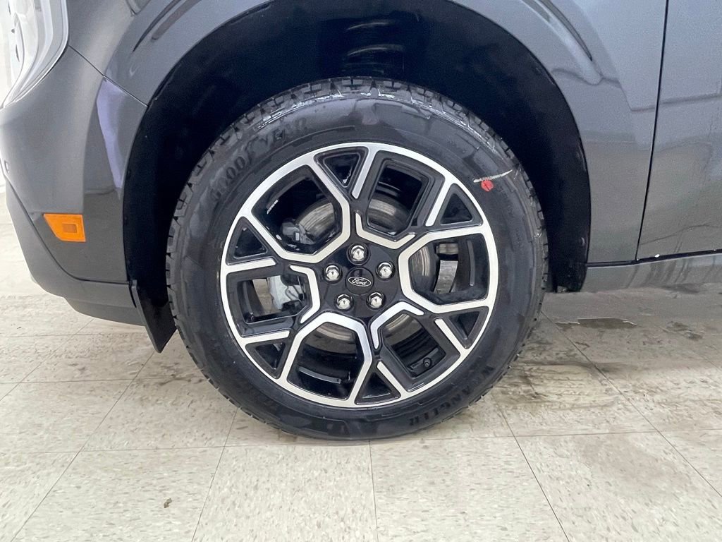 New 2026 Ford Maverick Lariat image 8