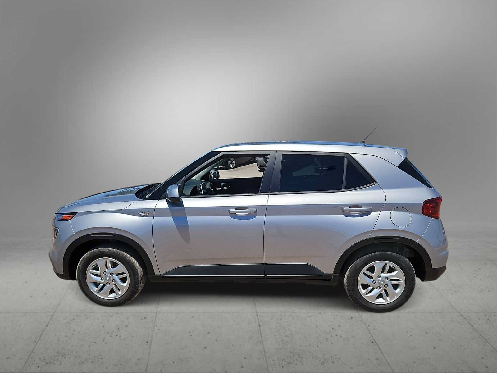 Certified 2026 Hyundai Venue SE FWD image 5