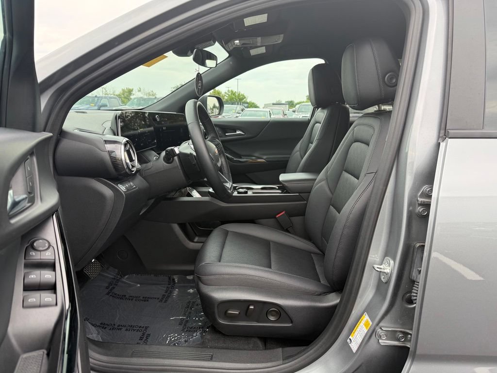 Used 2026 Chevrolet Equinox LT w/ Convenience Package II AWD/4WD image 23