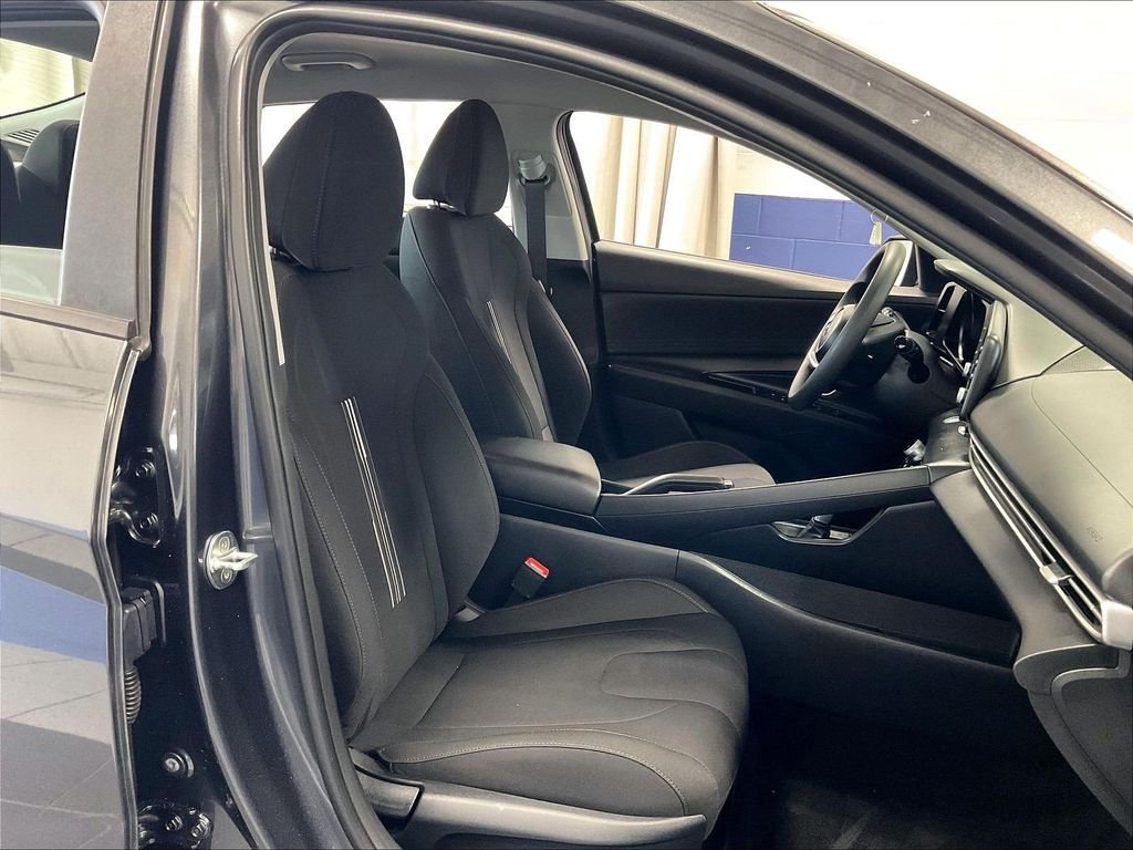 Used 2023 Hyundai Elantra SEL FWD image 11