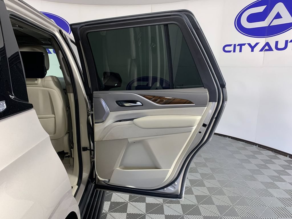 Used 2022 Cadillac Escalade Sport Platinum w/ LPO, ONYX Package AWD/4WD image 35