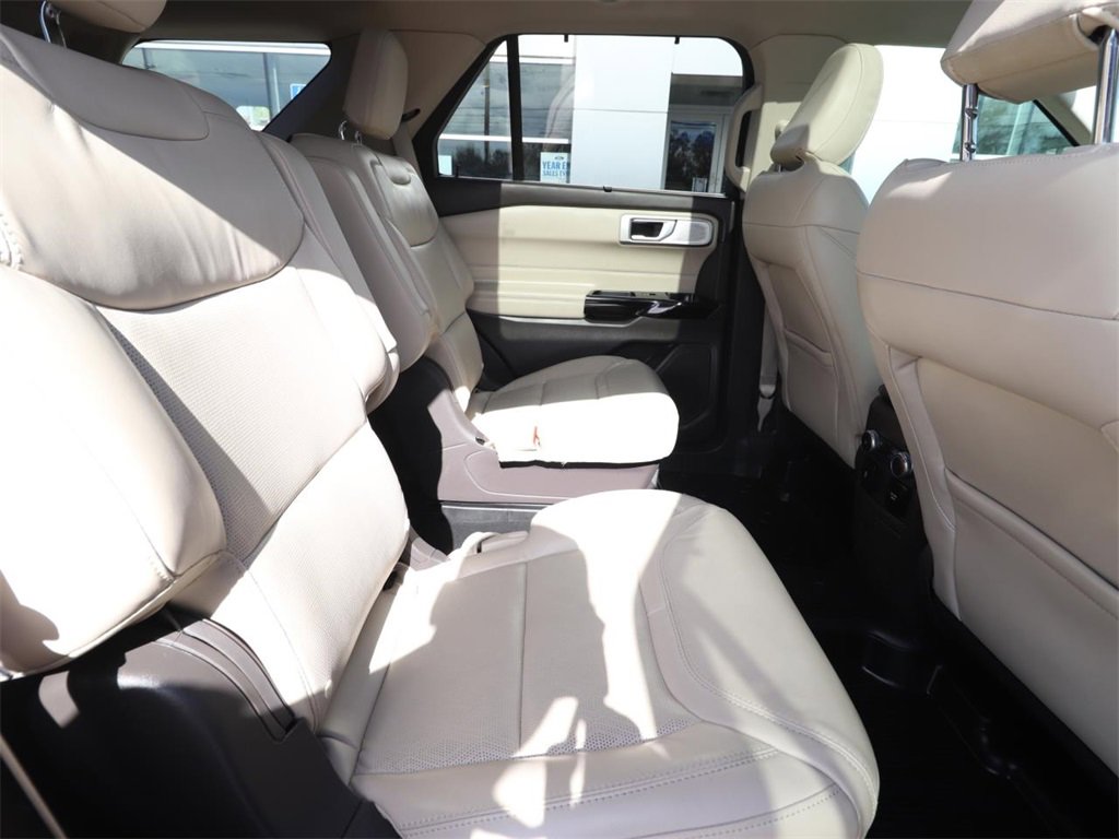 Certified 2022 Ford Explorer Platinum w/ Equipment Group 601A image 23