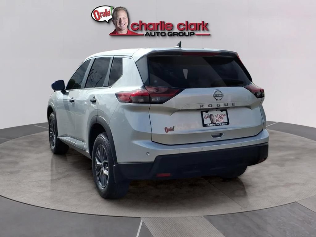 Used 2025 Nissan Rogue S FWD image 3