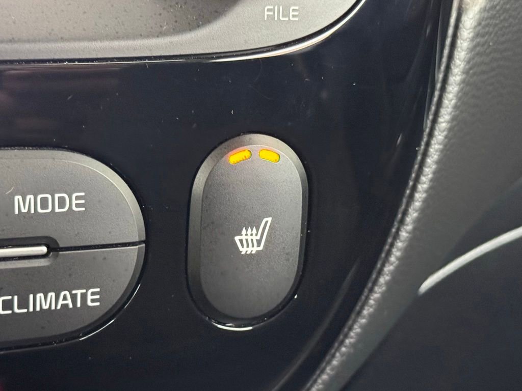 Used 2017 Kia Soul ! w/ Tech Package FWD image 6
