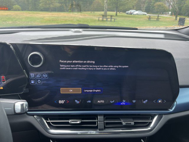 Certified 2025 Chevrolet Equinox EV LT w/ Convenience Package image 15