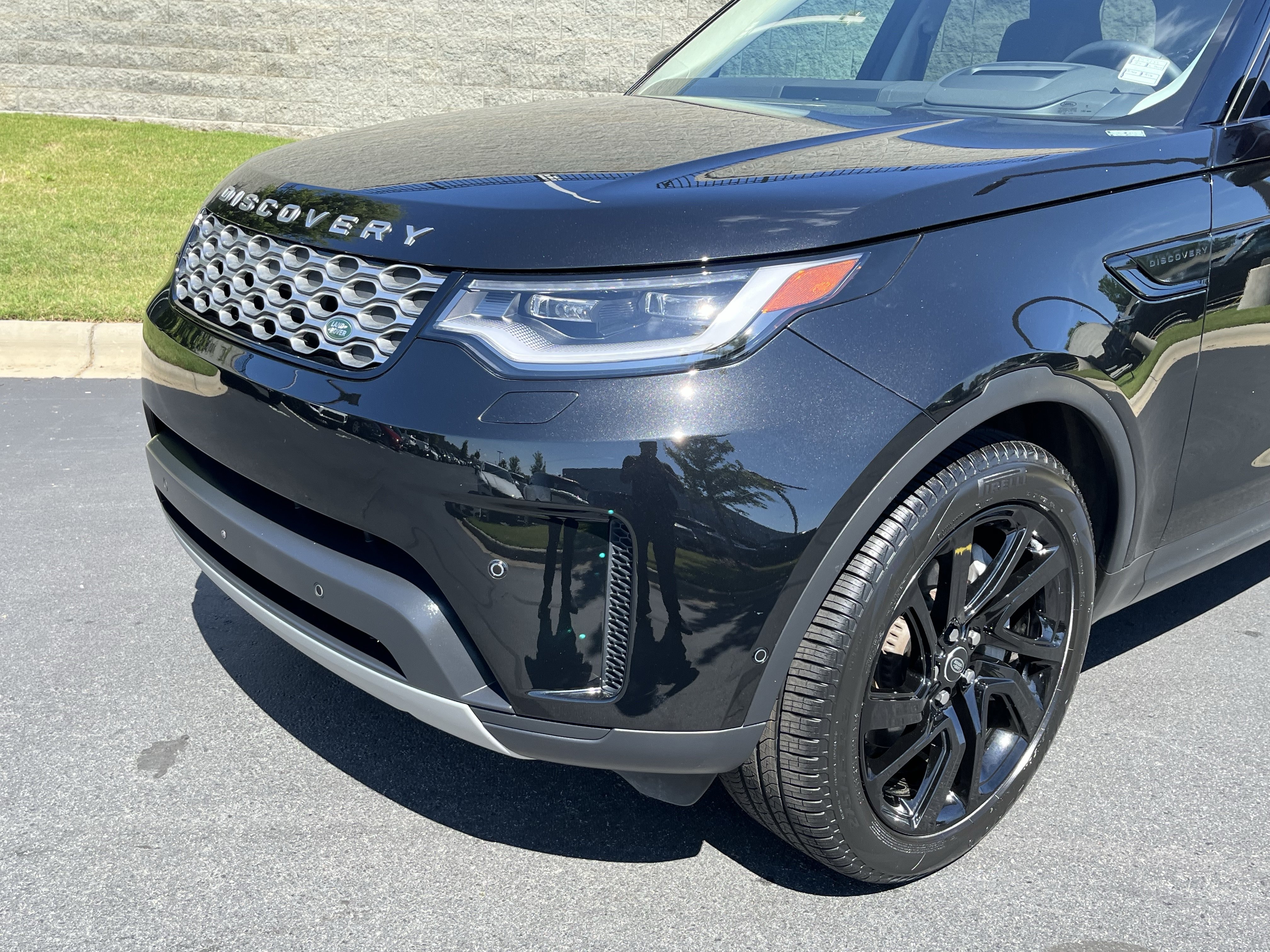 Certified 2024 Land Rover Discovery S AWD/4WD image 11