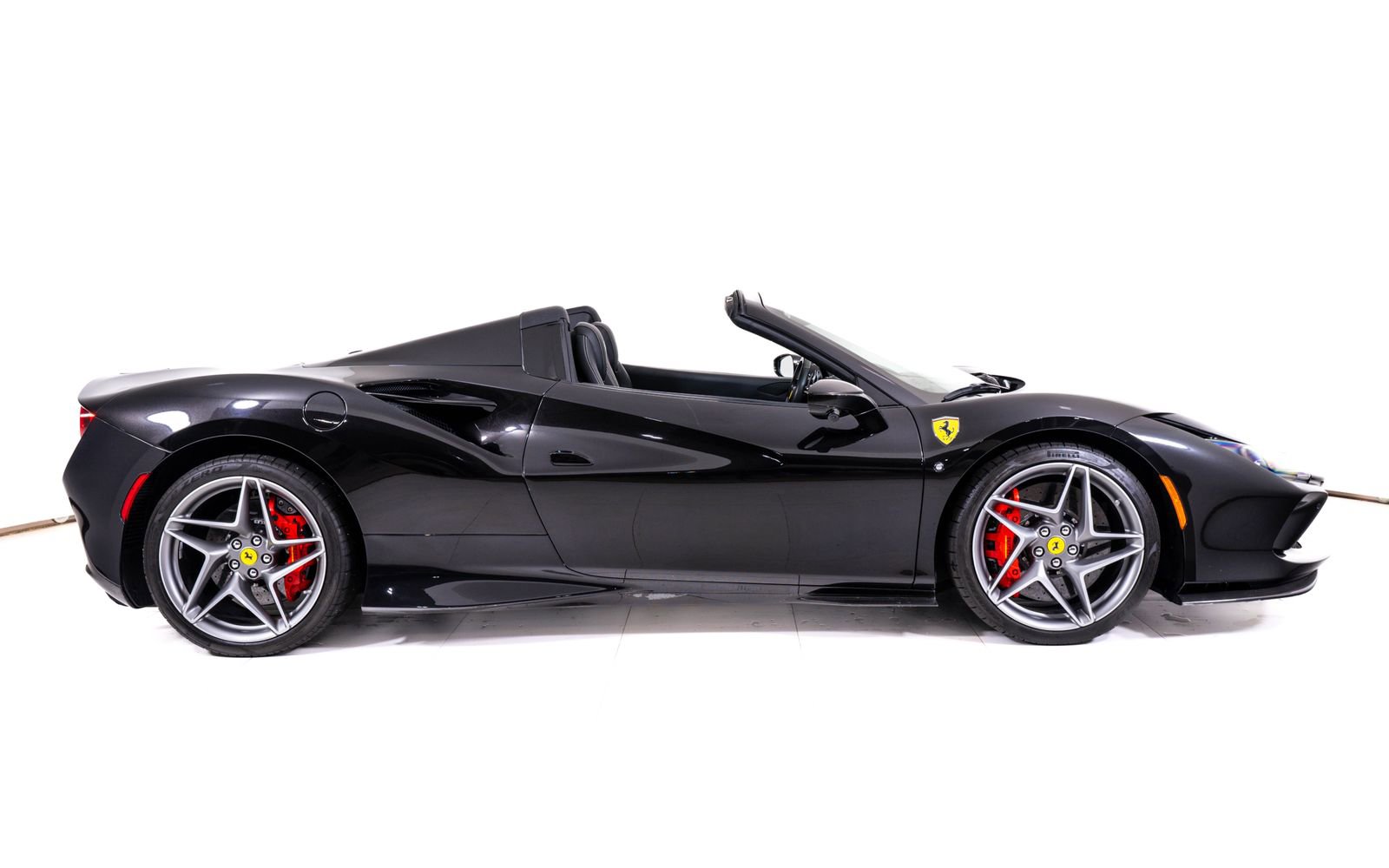 Used 2021 Ferrari F8 Tributo image 8