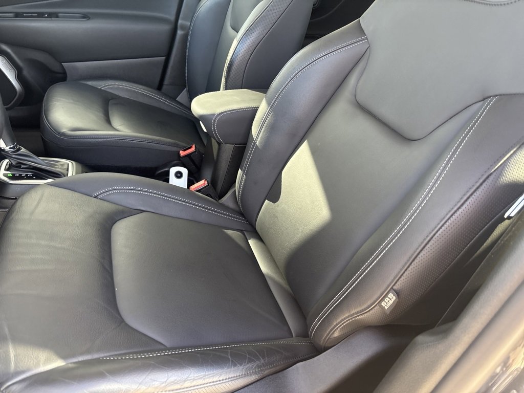 Used 2023 Jeep Renegade Limited image 24