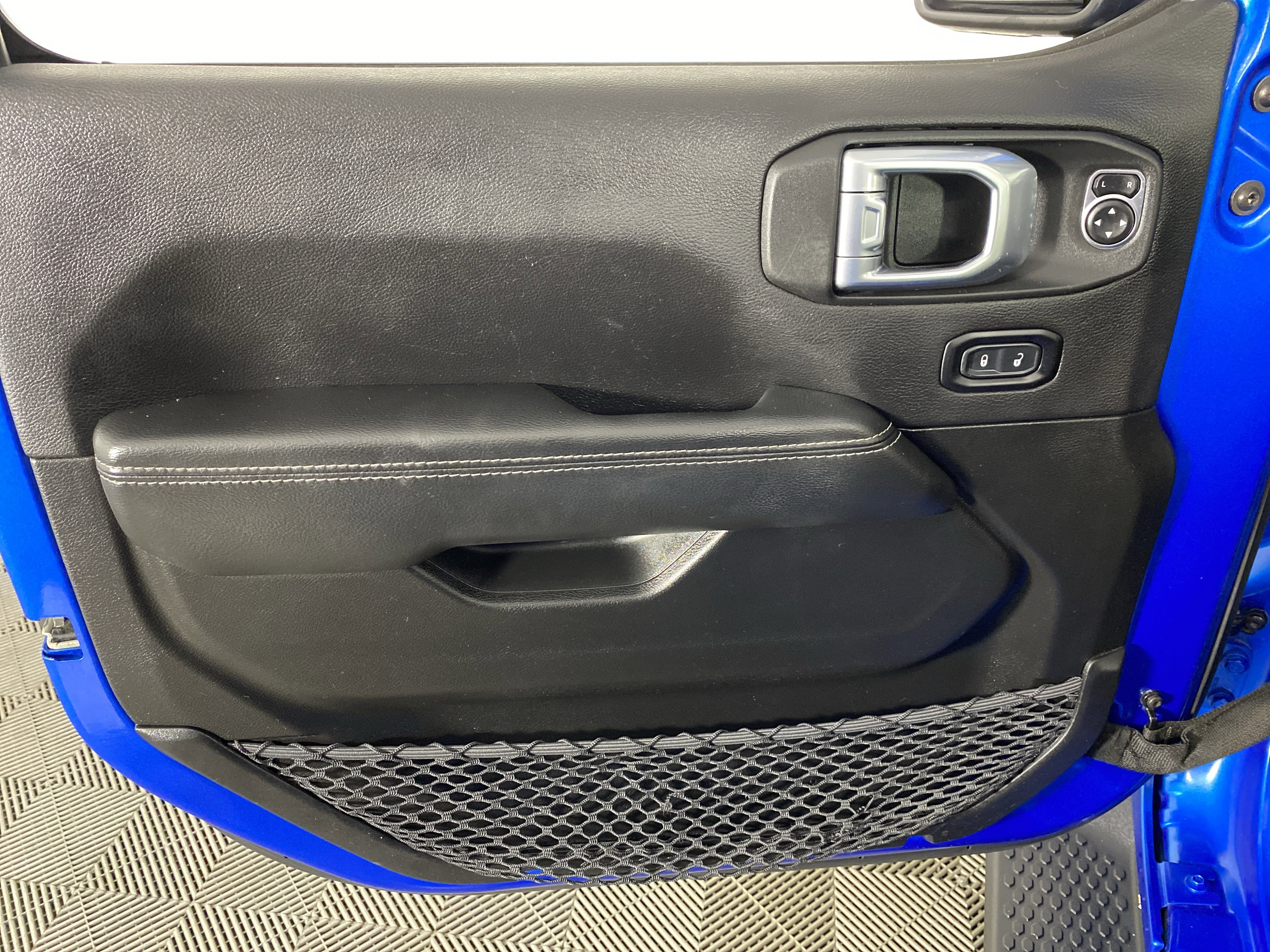 Used 2023 Jeep Wrangler Sahara w/ Cold Weather Group image 15