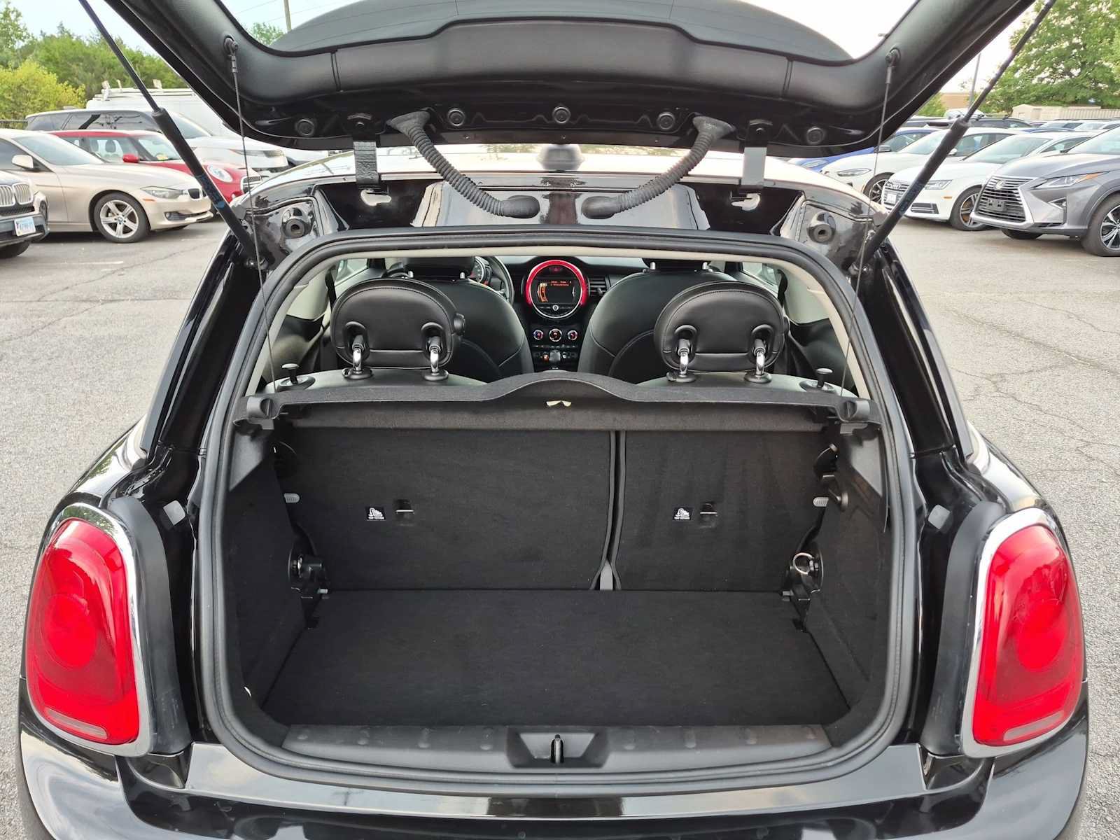Used 2018 MINI Cooper 2-Door Hardtop FWD image 36
