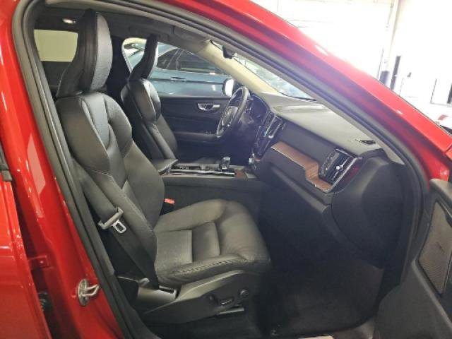 Used 2023 Volvo XC60 B5 Plus AWD/4WD image 7