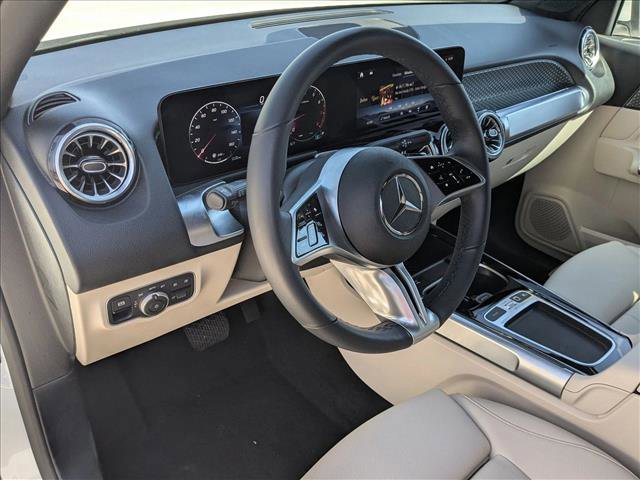 Used 2025 Mercedes-Benz GLB 250 image 10