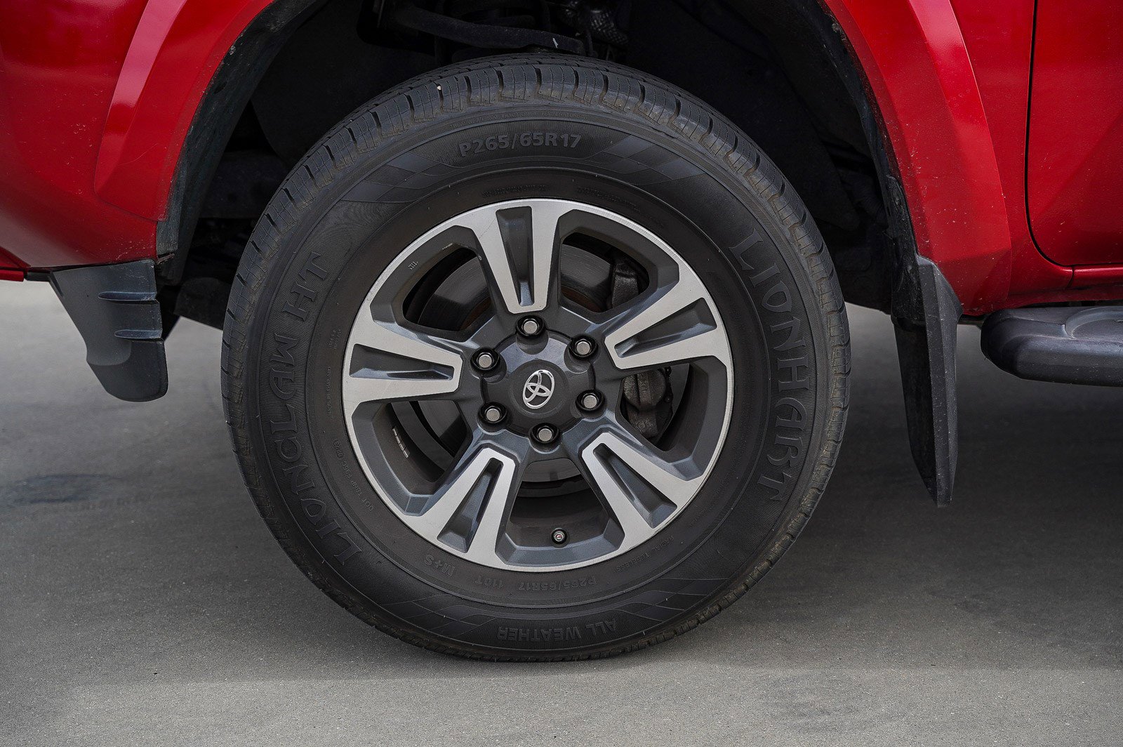 Certified 2018 Toyota Tacoma TRD Sport w/ Technology Package image 7