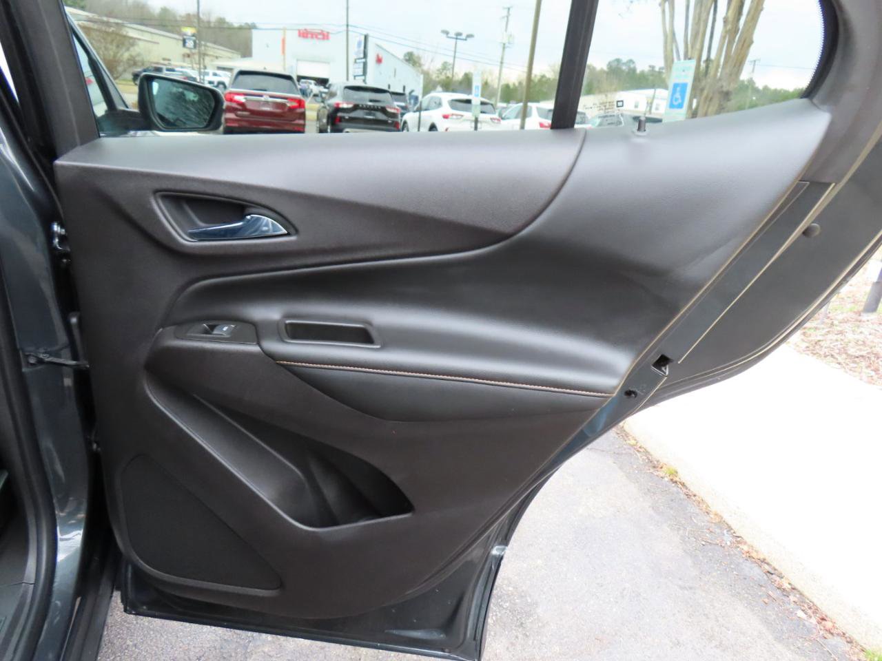 Used 2019 Chevrolet Equinox Premier image 23