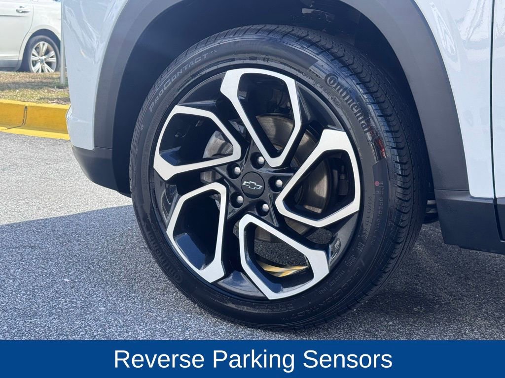 Used 2025 Chevrolet Trax RS w/ Sunroof Package image 5