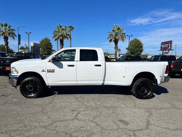 Used 2015 RAM 3500 Tradesman w/ Chrome Appearance Group AWD/4WD image 4