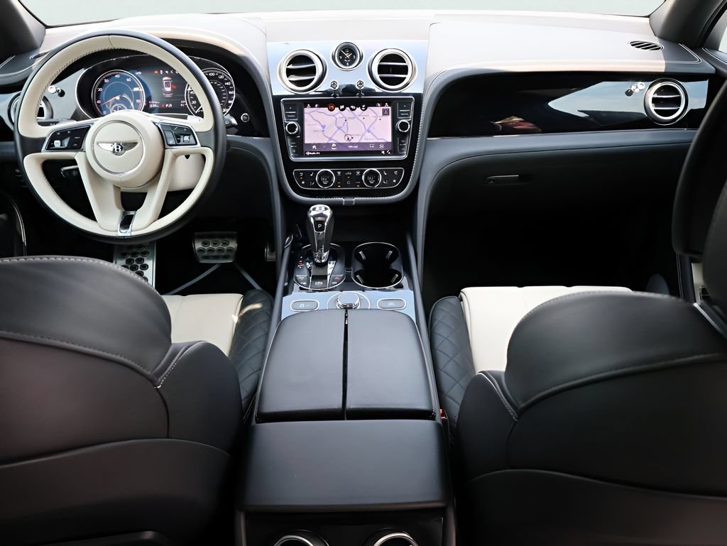 Used 2018 Bentley Bentayga AWD/4WD image 14