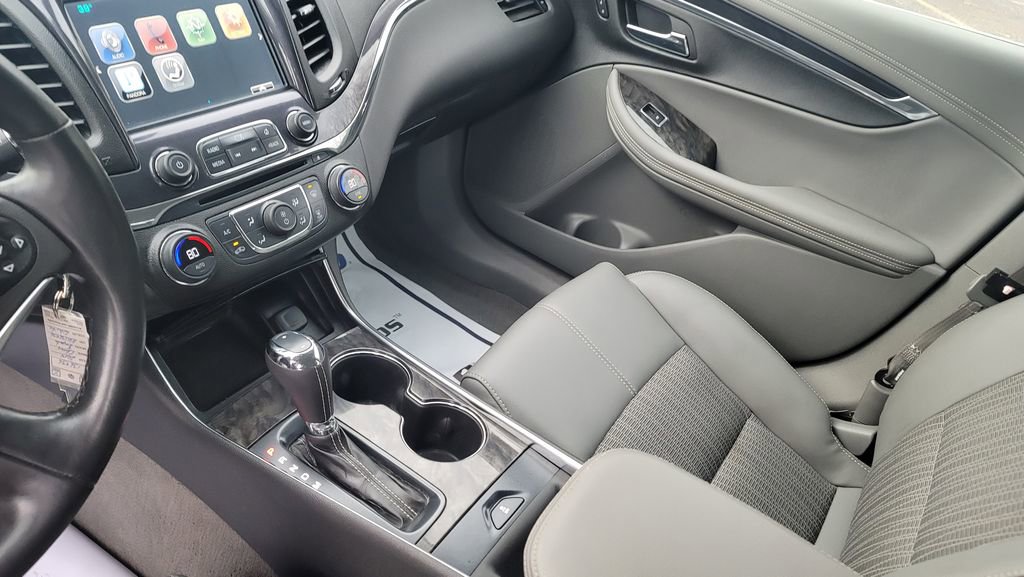 Used 2014 Chevrolet Impala LT w/ Convenience Package image 23