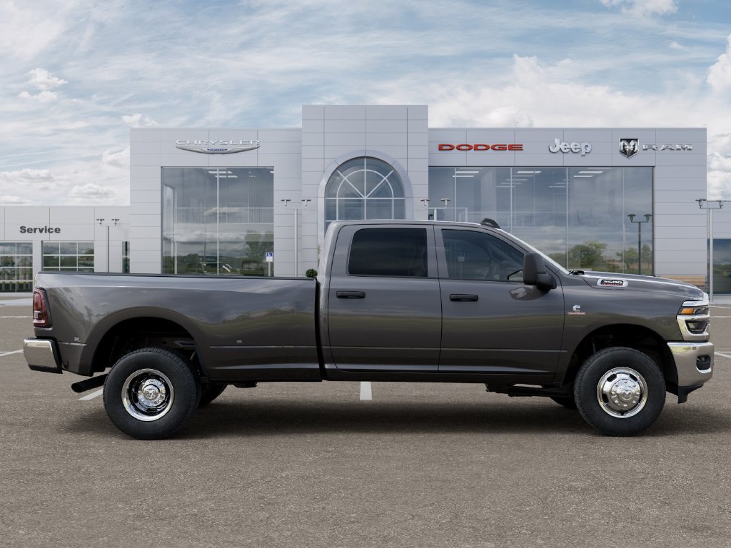 New 2026 RAM 3500 Tradesman AWD/4WD image 23