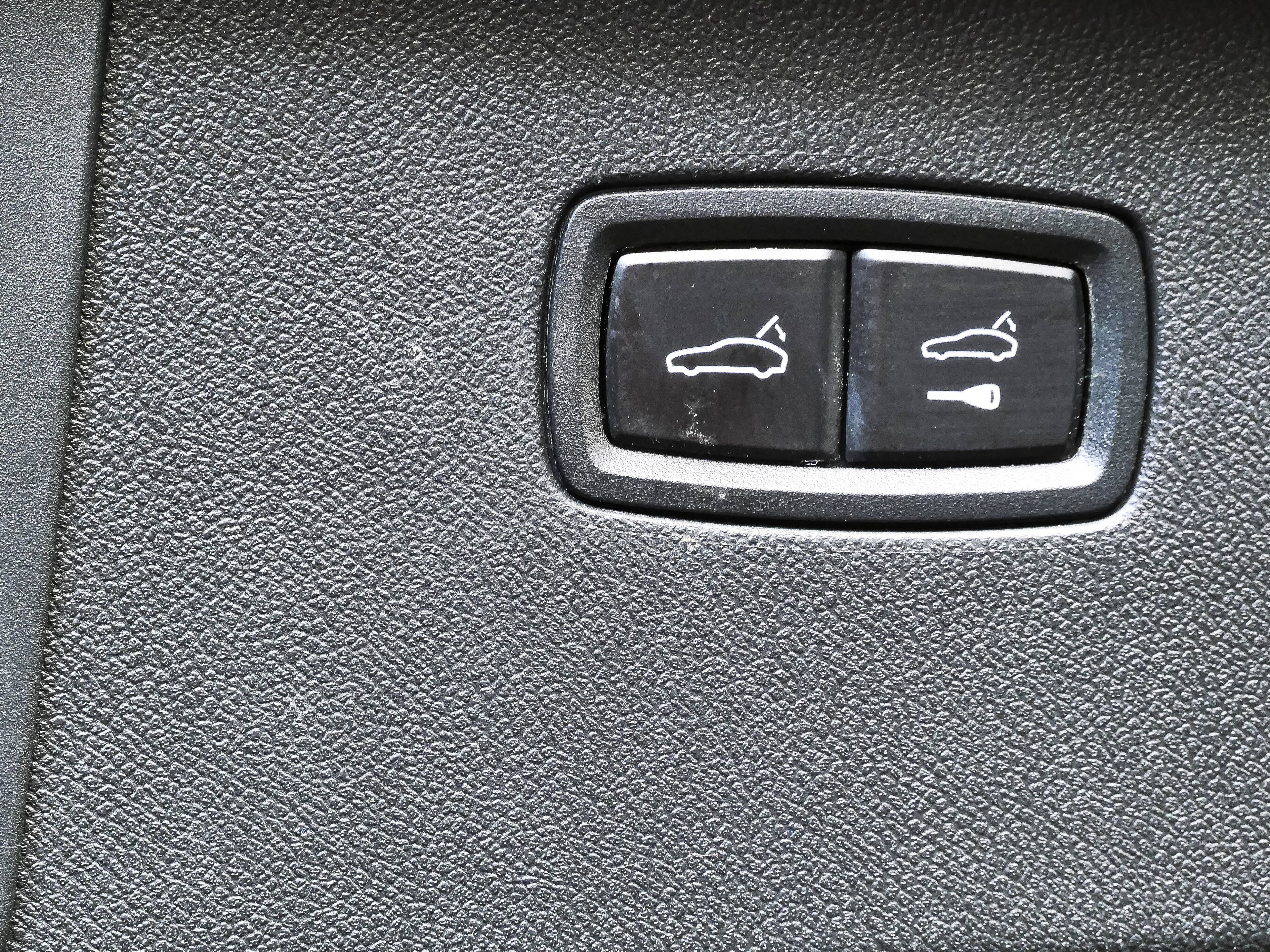 Certified 2022 Porsche Cayenne Coupe AWD/4WD image 33