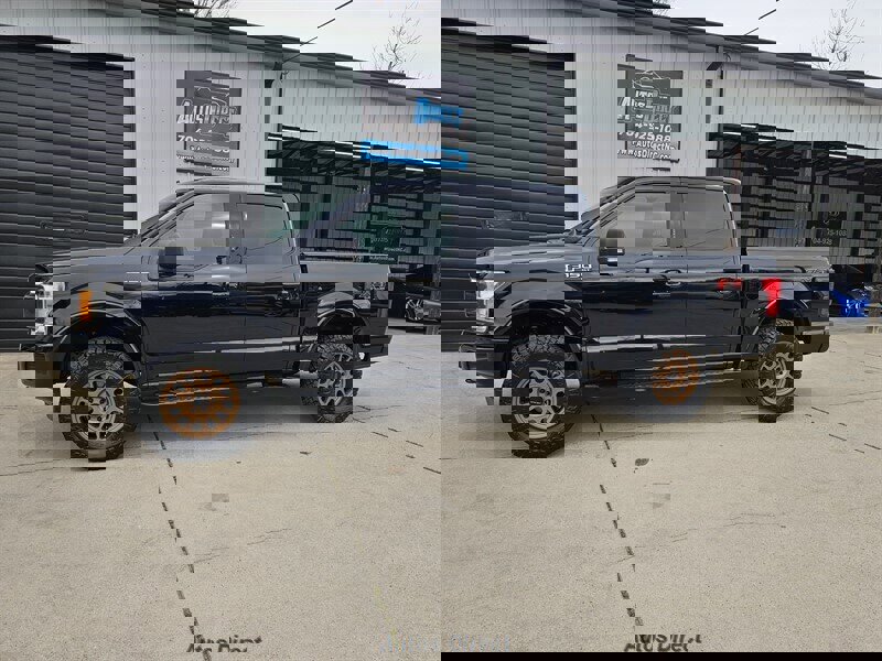 Used 2019 Ford F150 XLT w/ Equipment Group 302A Luxury image 3