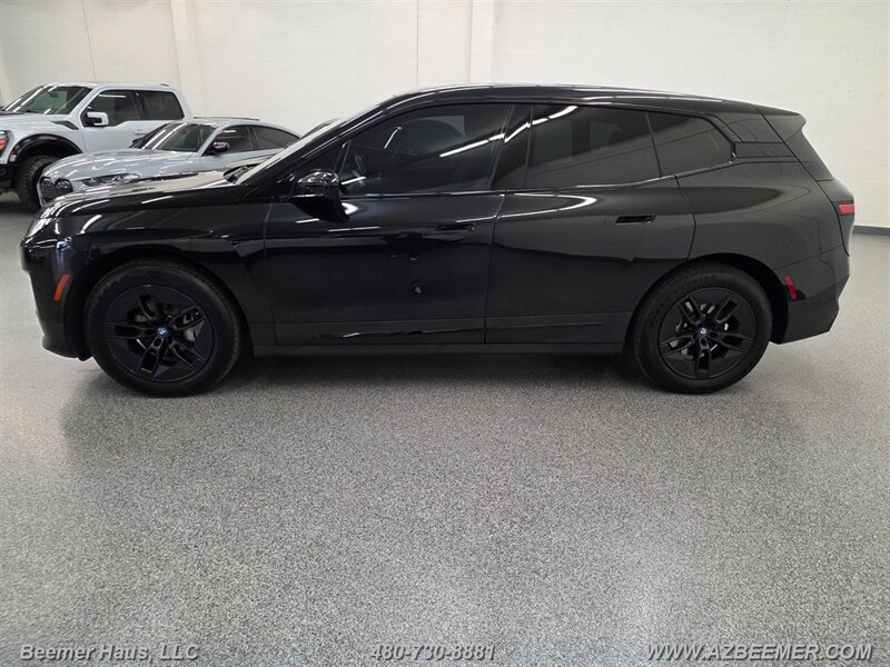 Used 2024 BMW iX xDrive50 AWD/4WD image 4