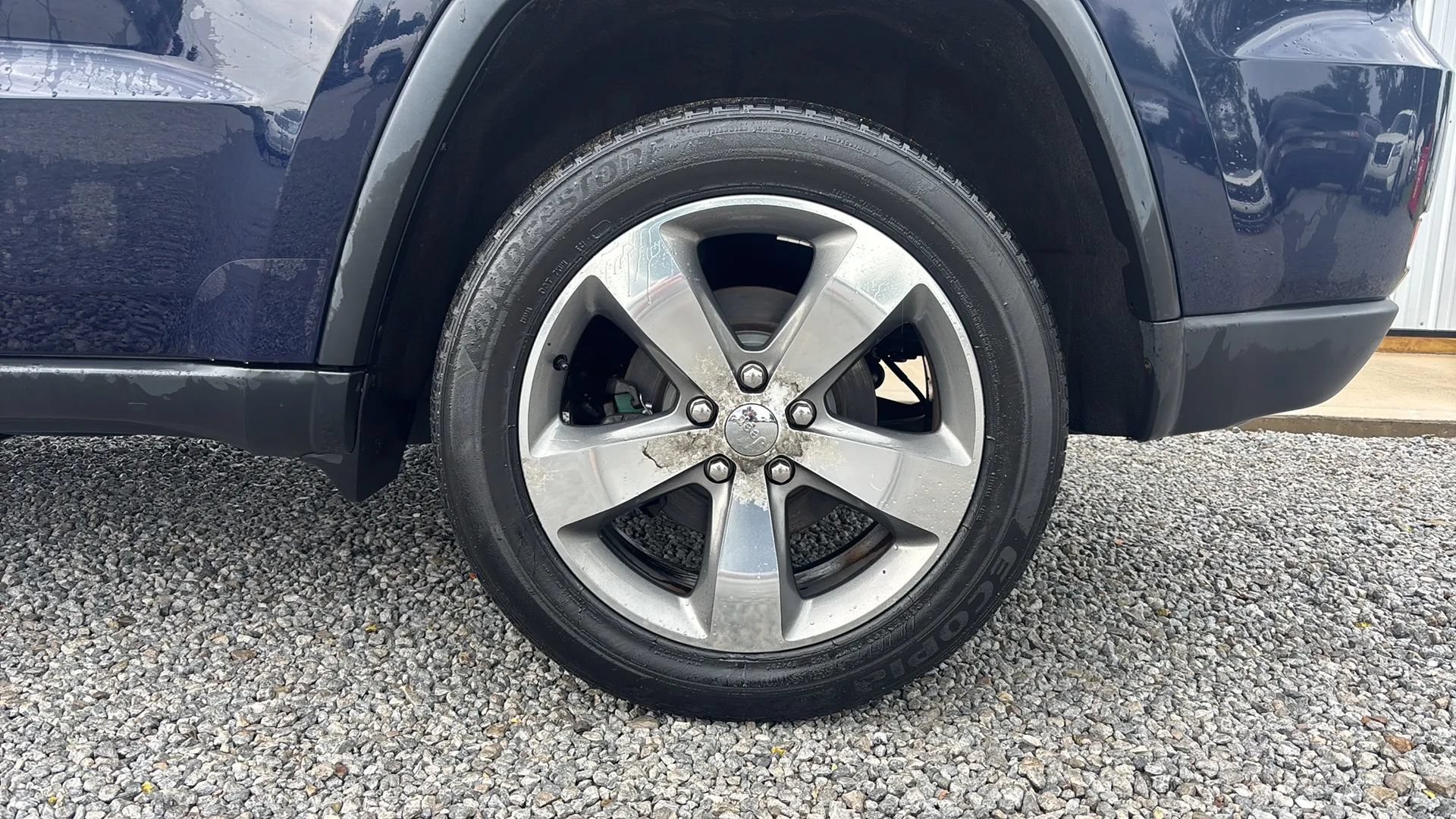 Used 2014 Jeep Grand Cherokee Limited AWD/4WD image 2