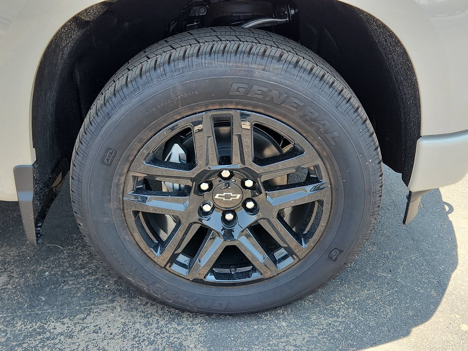 New 2026 Chevrolet Silverado 1500 Custom w/ LPO, Dark Essentials Package AWD/4WD image 7
