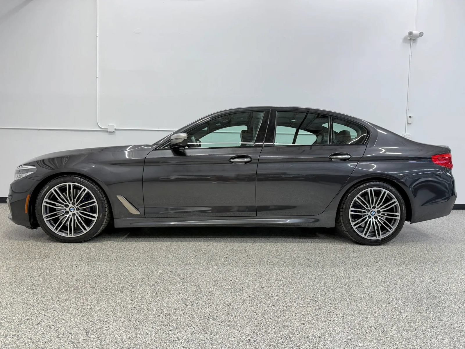 Used 2018 BMW M550i xDrive w/ Driving Assistance Package AWD/4WD image 3