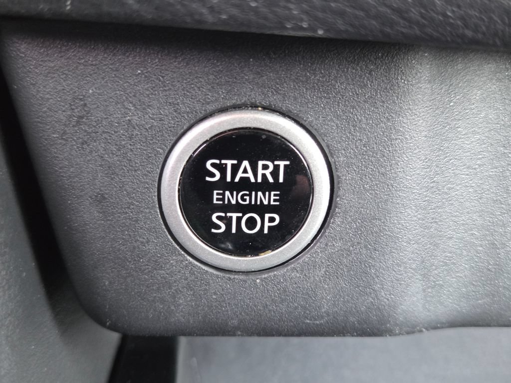 Used 2023 Nissan Rogue SV AWD/4WD image 32