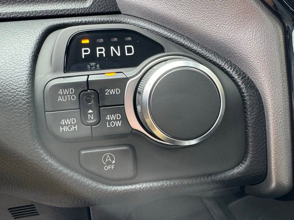 New 2026 RAM 1500 4x4 Crew Cab image 24