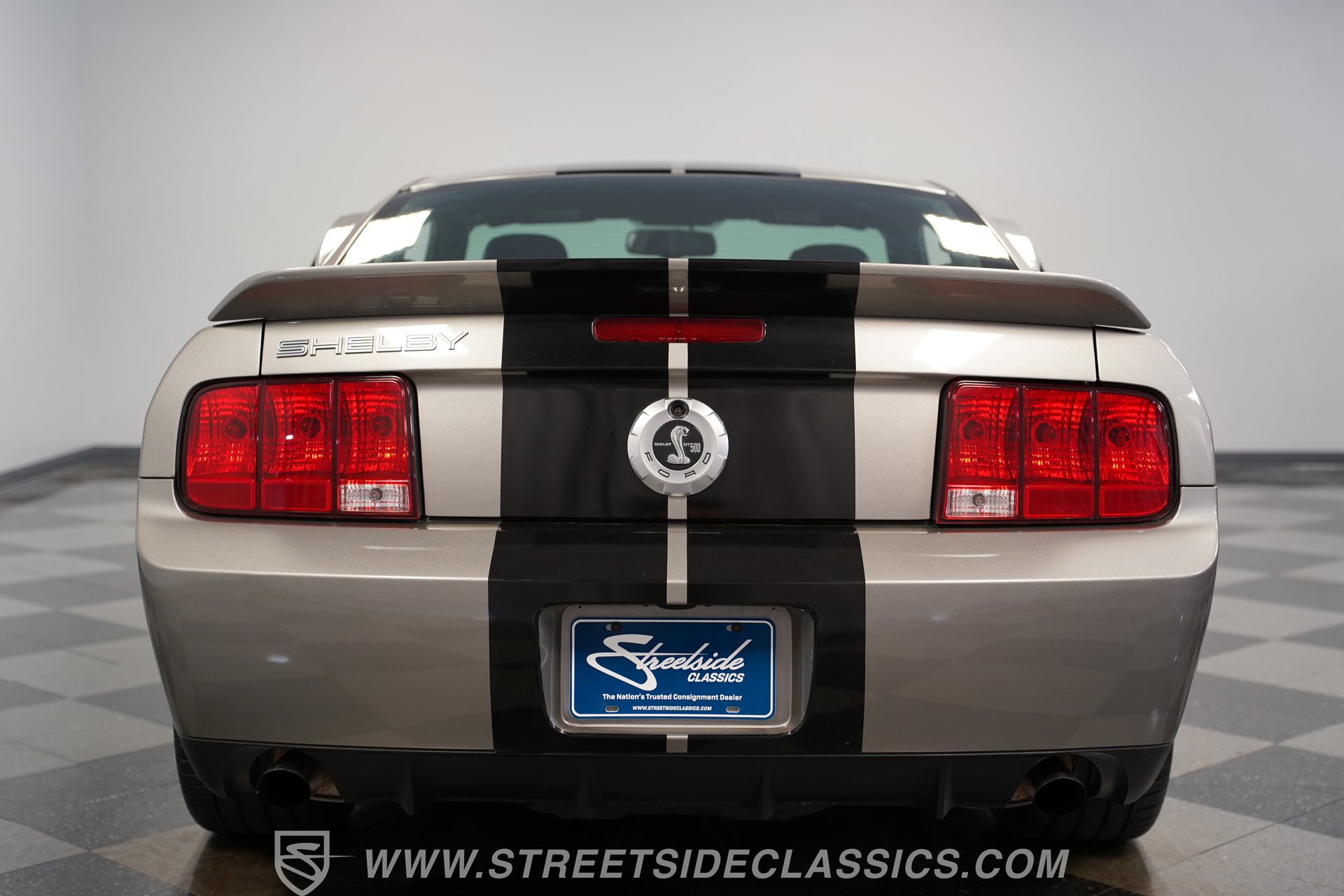 Used 2009 Ford Mustang Shelby GT500 RWD image 26