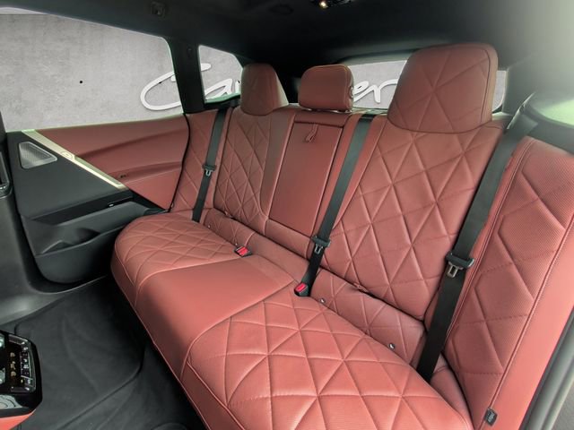 Used 2022 BMW iX xDrive50 w/ Premium Package image 22