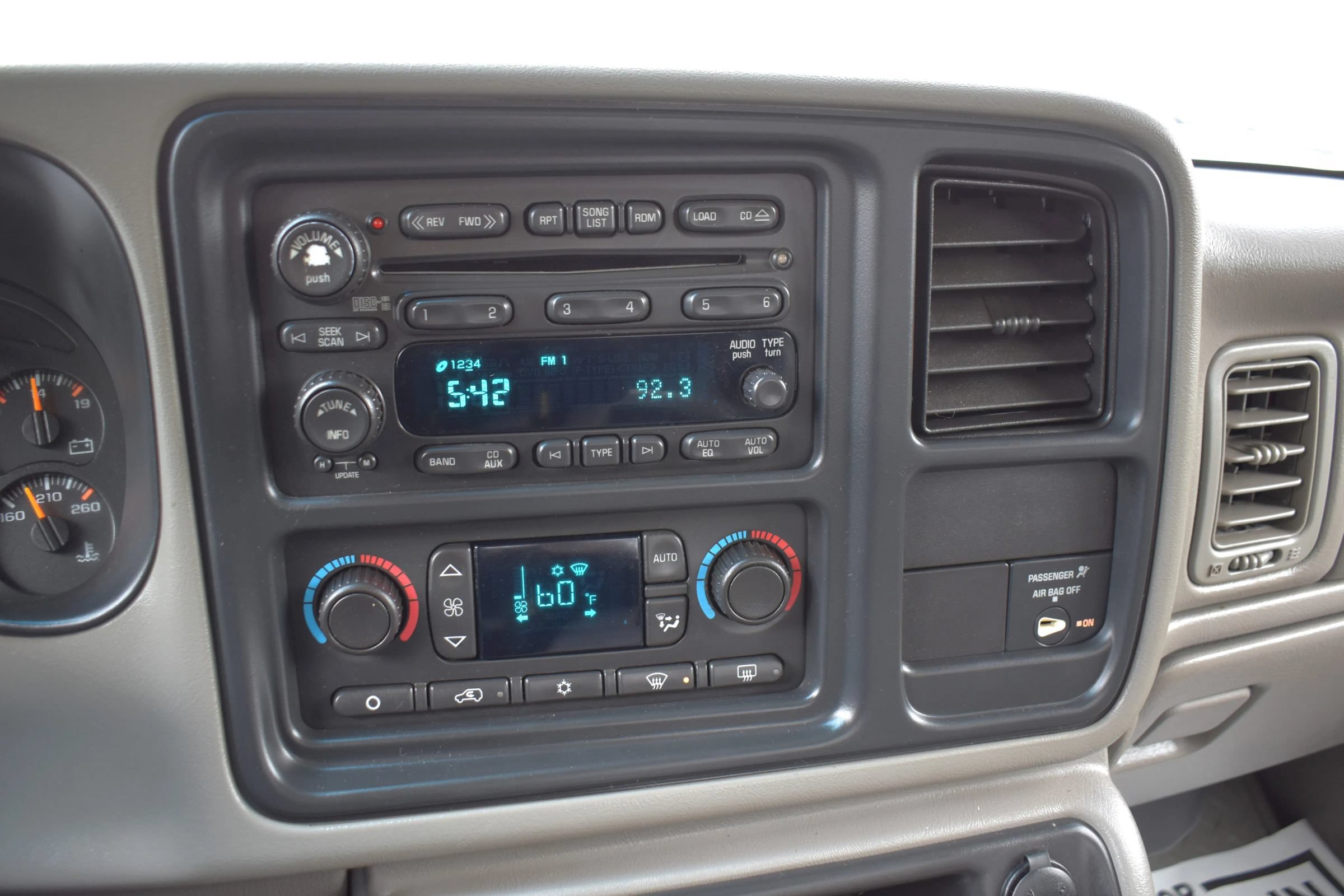 Used 2005 Chevrolet Silverado 2500 LT w/ Heavy-Duty Power Package AWD/4WD image 55