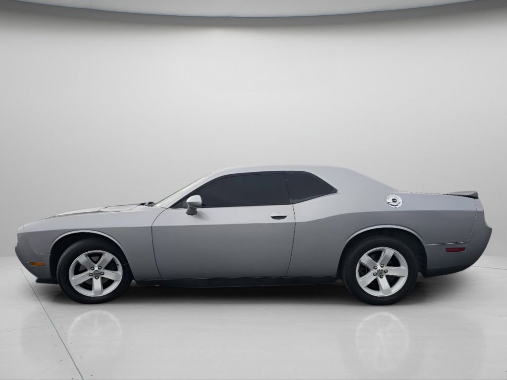 Used 2014 Dodge Challenger SXT image 20